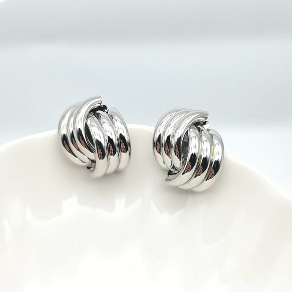 Knot Design Stud Earrings Silvertone For Pierced Ears NEW - Picture 5 of 5
